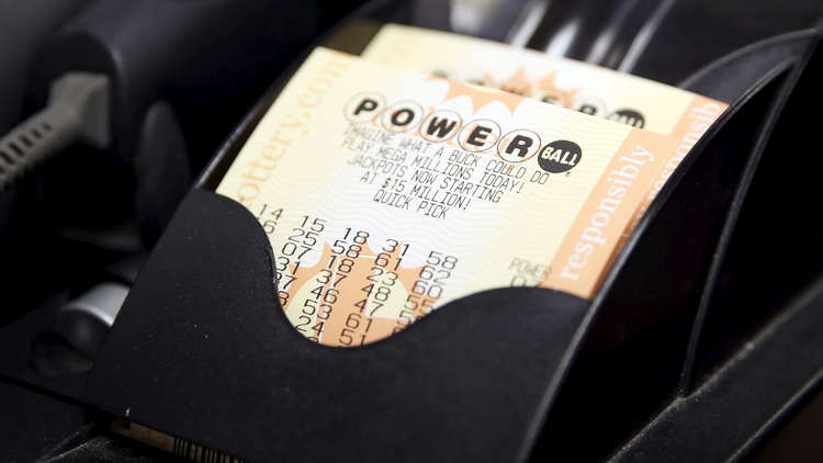 نصف مليار $.. أمريكية ترفض استلام جائزة اليانصيب!