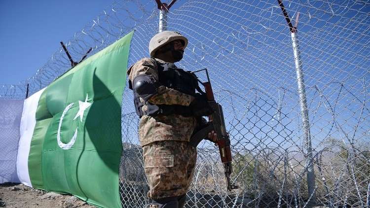 باكستان تبني حاجزا عازلا عند حدودها مع أفغانستان