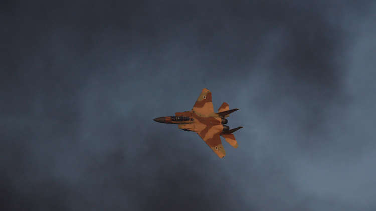 الجيش الإسرائيلي يشن غارات مكثفة على أهداف عسكرية في سوريا