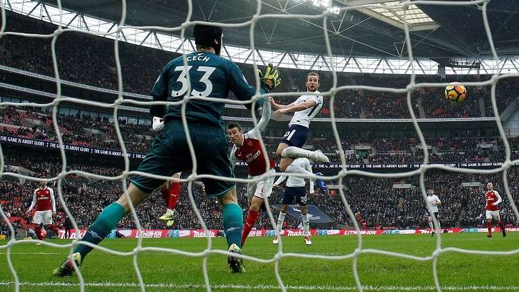 شاهد.. الملك كين يبتعد عن الفرعون صلاح