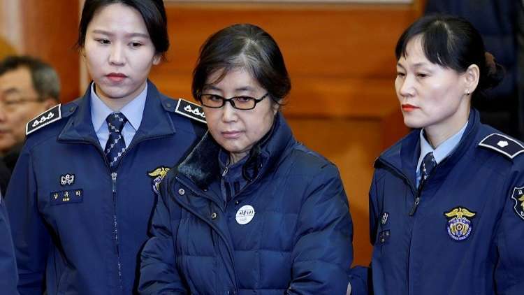 السجن 20 عاما للصديقة المقربة من رئيسة كوريا الجنوبية السابقة
