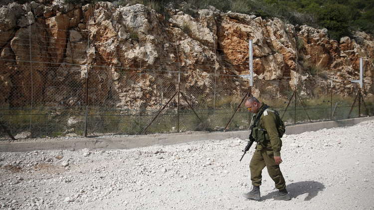 الجيش الإسرائيلي: "حزب الله" أجبر لبنانيا مضطربا نفسيا على اجتياز حدودنا