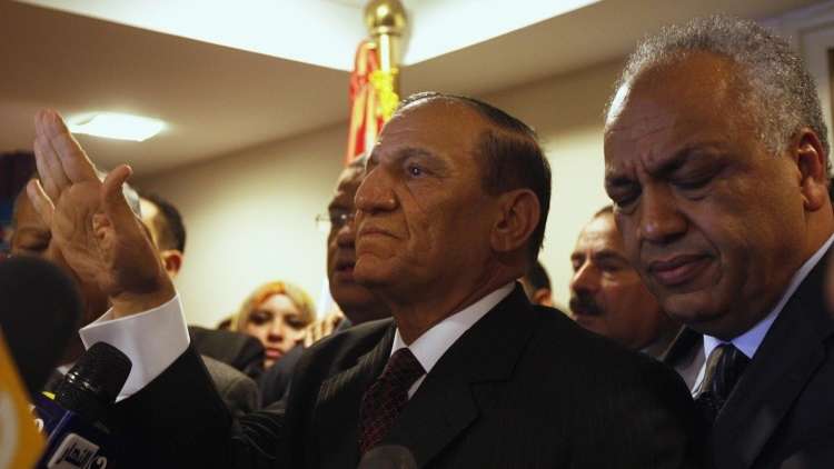 مصر.. سامي عنان يتقدم ببلاغ ضد هشام جنينة