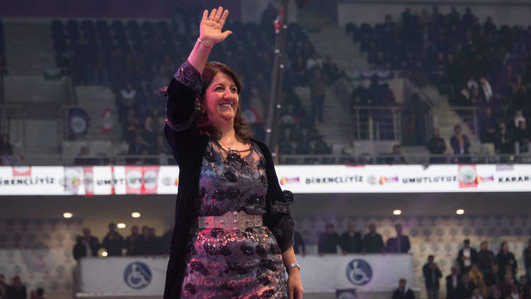 الزعيمة الجديدة لحزب الشعوب الديمقراطي تطالب بوقف التوغل في سوريا