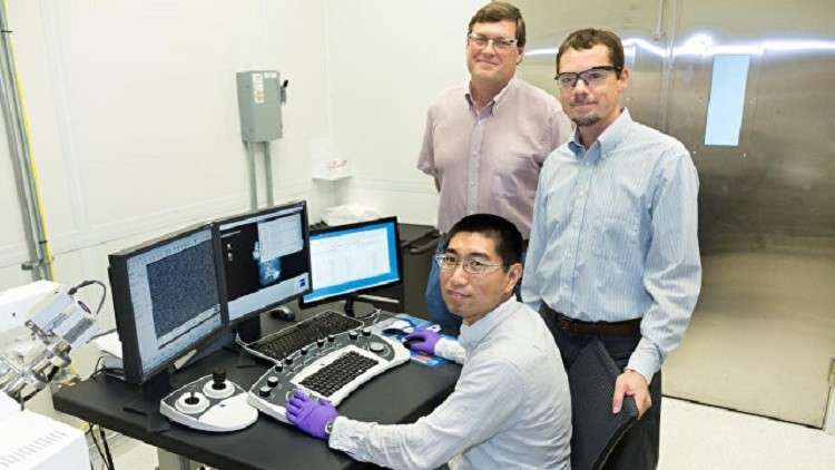 العلماء الروس يخترعون نواقل مرنة وشفافة  مصنوعة من أنابيب نانو