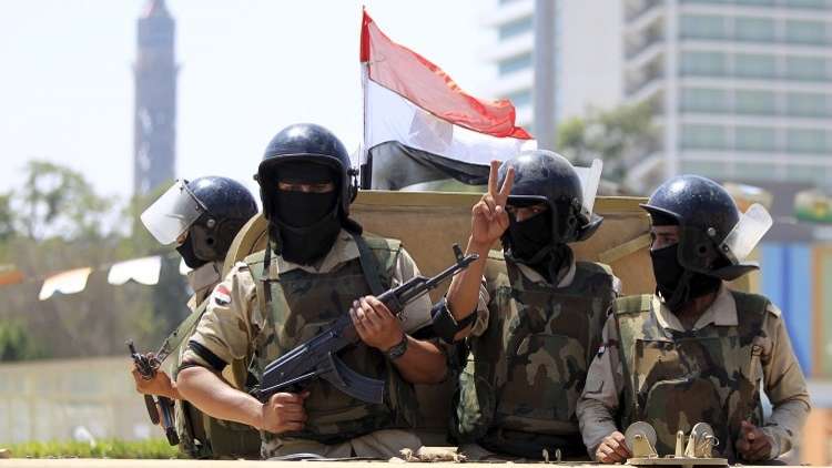 مصر.. الجيش يقضي على ثلاثة إرهابيين في سيناء