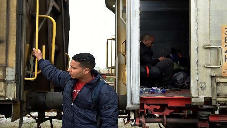 المغرب.. مصرع 6 أشخاص وإصابة آخرين بتصادم قطار مع حافلة  