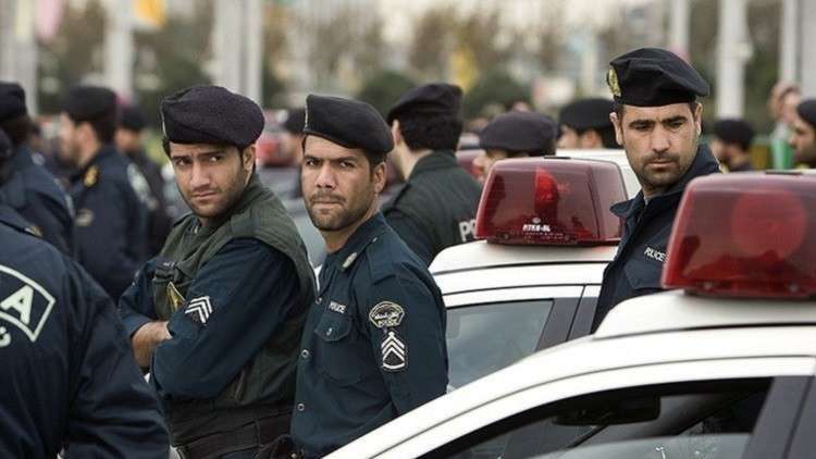 مقتل 3 ضباط شرطة باشتباكات مع متظاهرين في طهران
