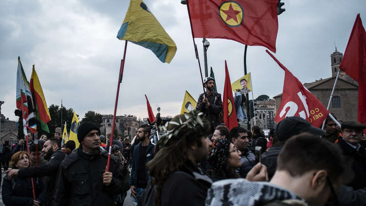 واشنطن تلمّح: الحدود مفتوحة أمام الأكراد