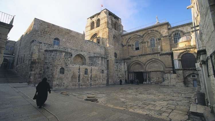 كنيسة القيامة في القدس تواصل إغلاقها لليوم الثاني احتجاجا على إجراءات إسرائيل