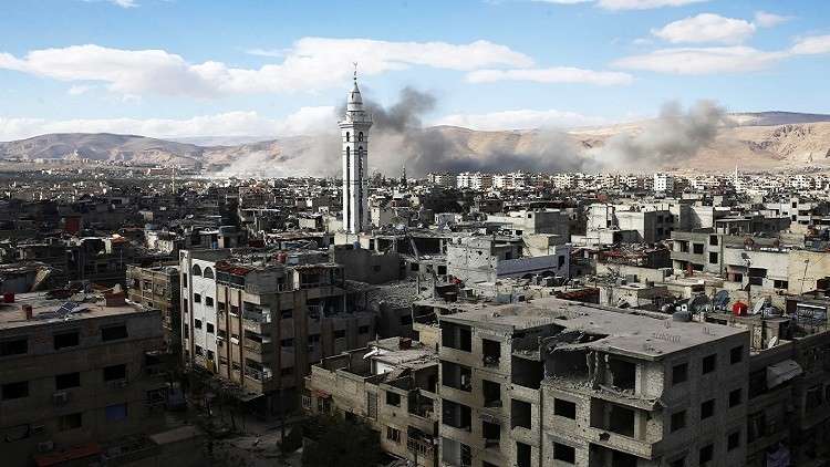 الدفاع الروسية: المسلحون يواصلون قصف معبر الوافدين في الغوطة الشرقية