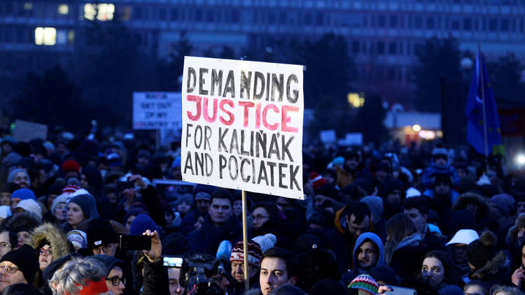 مظاهرات ضخمة تعم سلوفاكيا احتجاجا على اغتيال صحفي فضح سياسيين