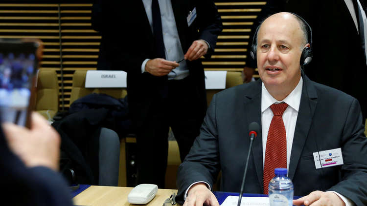 وزير إسرائيلي يبهم في تقييمه دعم قطر لحماس
