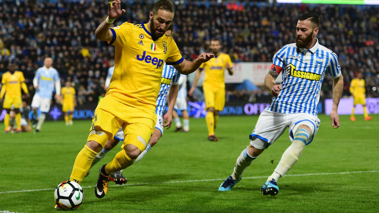 سبال يعرقل يوفنتوس ويعيد الأمل لنابولي في "الكالتشيو"