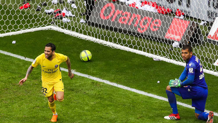 سان جيرمان يقتنص فوزا صعبا من نيس