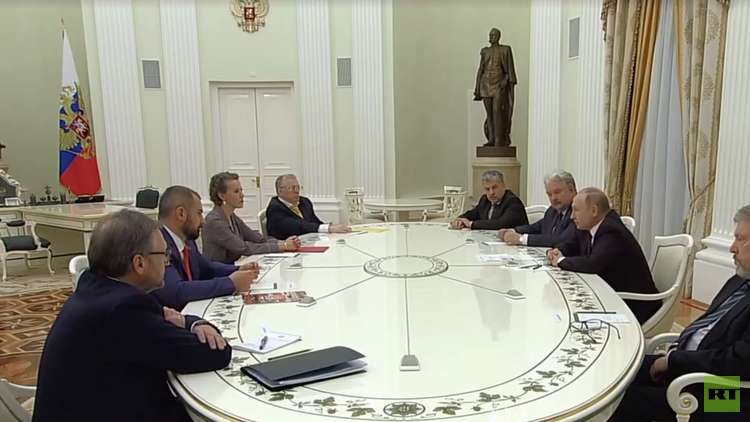  بوتين لمنافسيه السبعة: 