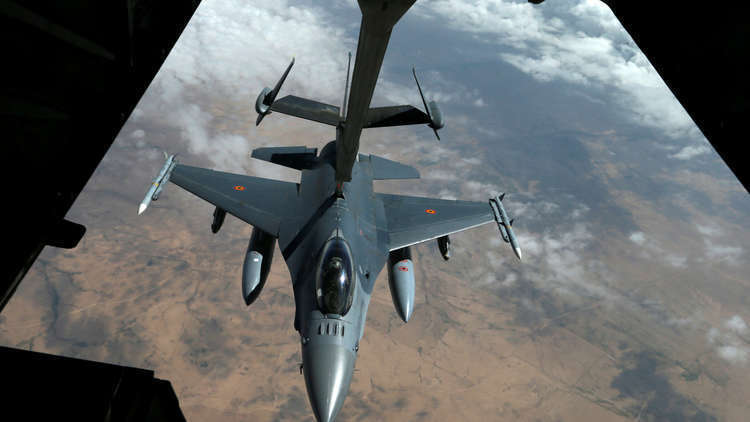 التحالف العربي يعلن تعرض إحدى مقاتلاته لصاروخ من مطار صعدة