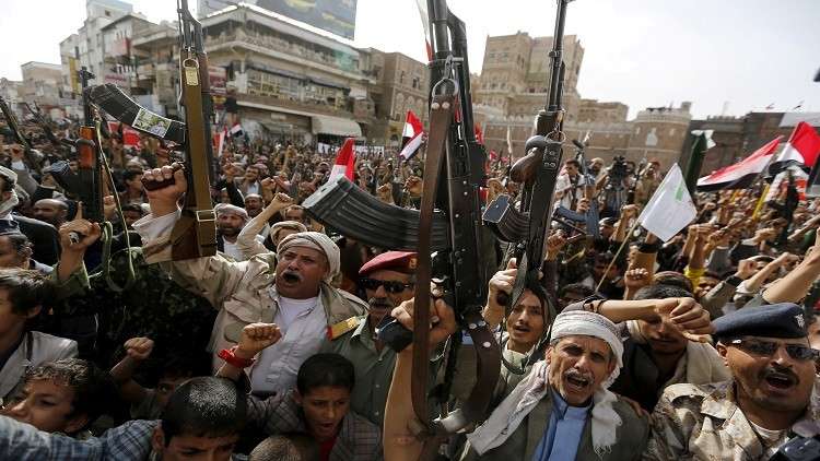 الحوثيون يعرضون فيديو إطلاق صاروخ 