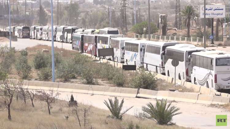 خروج مئات من مسلحي حرستا وعائلاتهم من الغوطة باتجاه إدلب