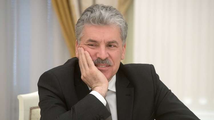 بالفيديو.. غرودينين يفي بوعده ويحلق شاربيه!