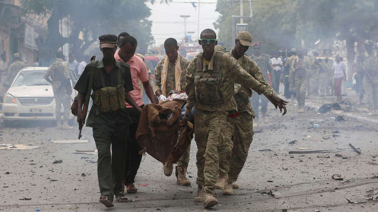 قتلى وجرحى جراء تفجير انتحاري عنيف أمام مقري البرلمان والداخلية في مقديشو