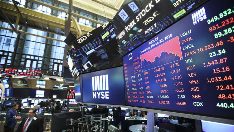 لماذا يحرم ترامب الصينيين من العمل؟