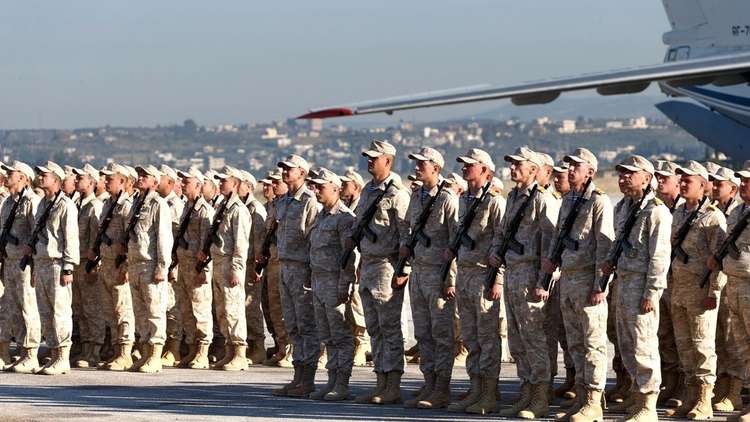 طهران تشكل درعا بشرية من العسكريين الروس