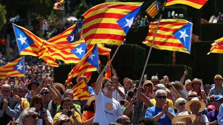 الانفصاليون في كتالونيا يغلقون الطرق احتجاجا على اعتقال بوتشديمون
