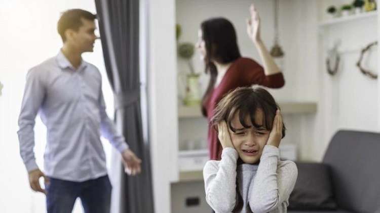 صراعات الأبوين تضر بالصحة العقلية للأطفال