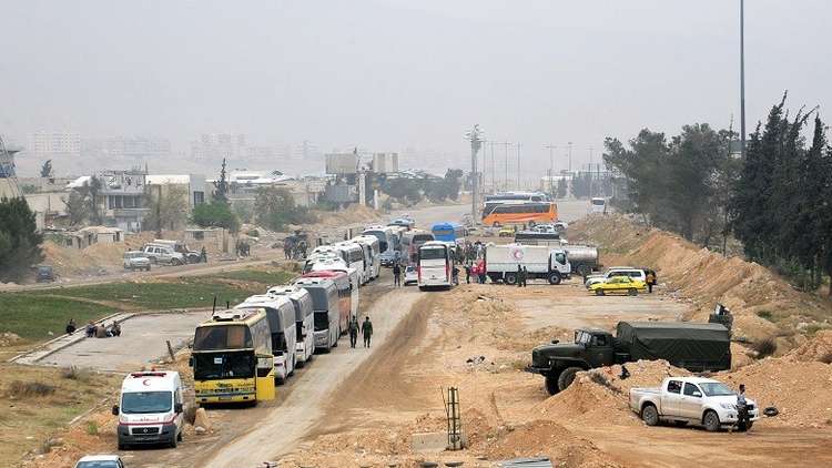 الدفاع الروسية: خروج 25 ألف شخص من عربين وجوبر وعين ترما وزملكا منذ بدء العملية الإنسانية