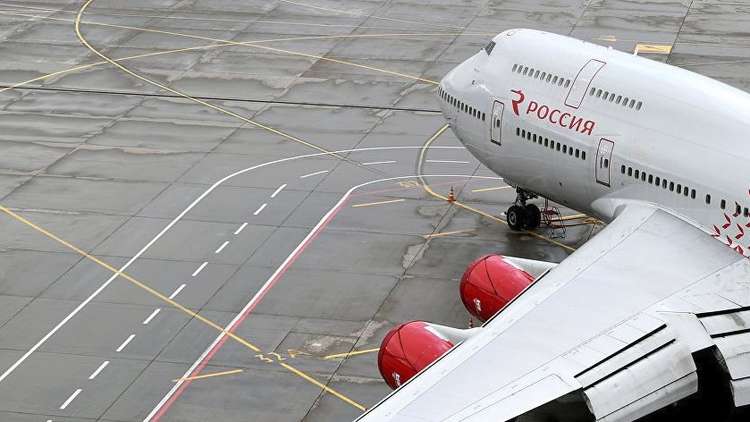 طائرة روسية "تدوس" على قدم أحد الفنيين في مطار لندن