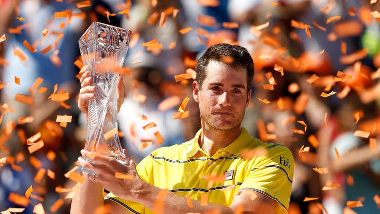 الأمريكي إيسنر يحرز لقب بطولة ميامي