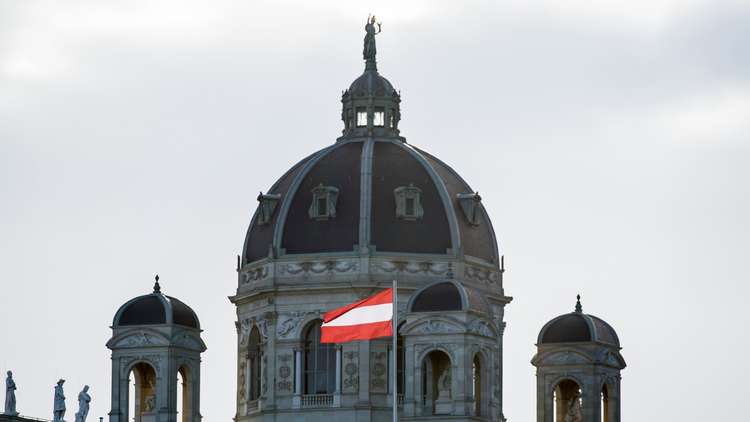 فيينا خارج السرب.. 