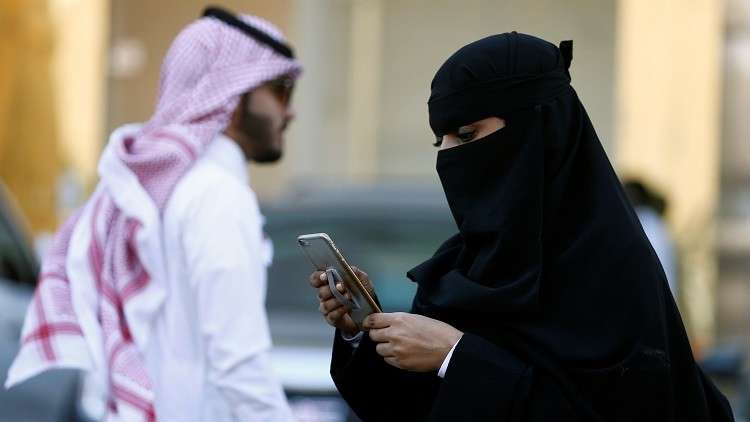 السعودية.. عقوبات قاسية بحق الأزواج المتجسسين على بعضهم