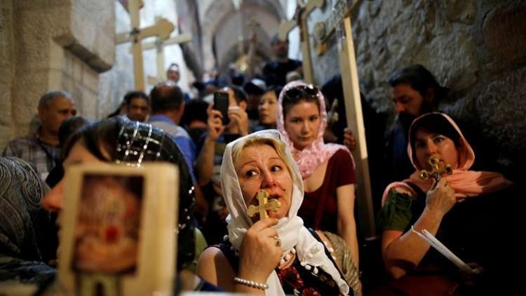 انبثاق النار المقدسة في كنيسة القيامة بالقدس