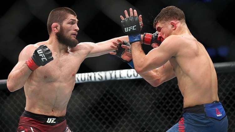 بالفيديو.. المقاتل الروسي نورمحمدوف يقهر الأمريكي ياكوينتا