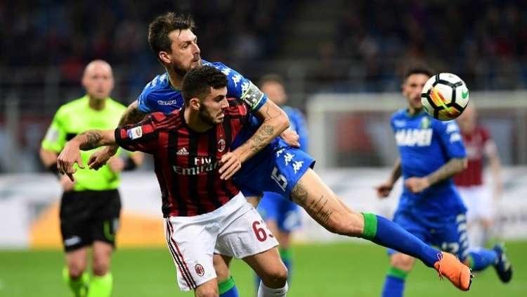ميلان يتعادل على أرضه مع ساسولو.. فيديو