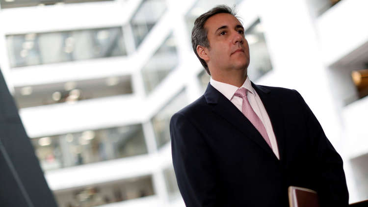 "ملف ستيفاني كليفورد".. ما عثر عليه FBI في منزل ومكتب مستشار ترامب الشخصي