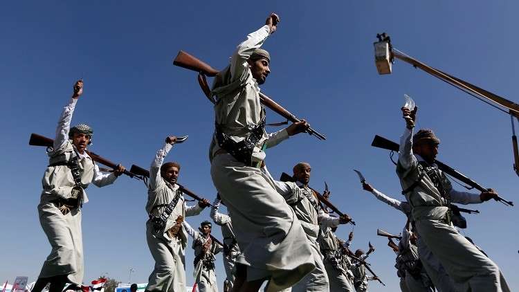 بالفيديو.. قائد كتيبة حوثية ينشق عن الجماعة ويدعو زملاءه للالتحاق به