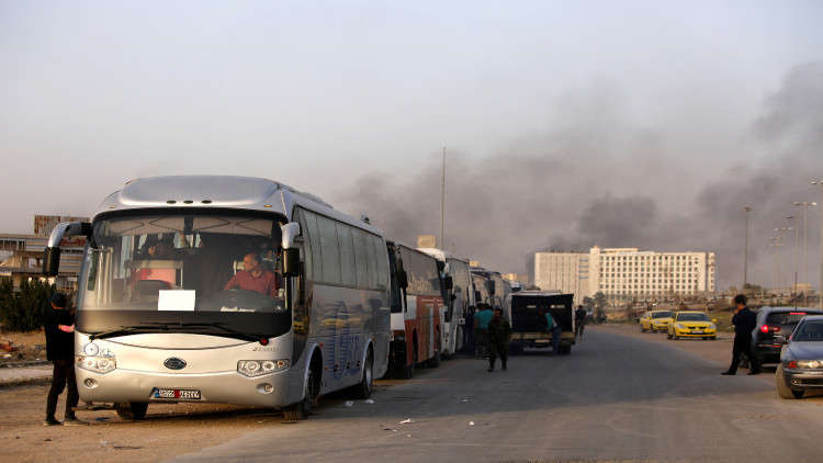 12 ألف شخص خرجوا من دوما في غوطة دمشق الشرقية في أبريل