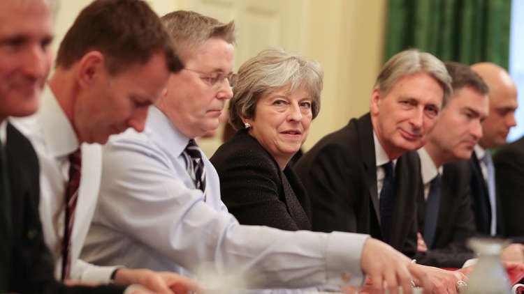 ماي تعقد اجتماعا لحكومتها الخميس لبحث التدخل المحتمل في سوريا