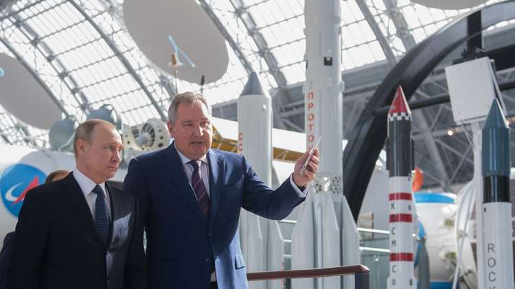 بوتين: روسيا لا تنوي الانسحاب من برامج التعاون الدولي في مجال الفضاء