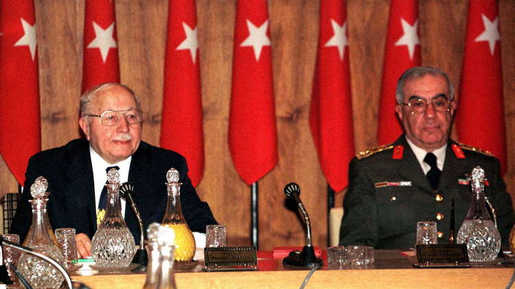 المؤبد لـ21 تركيا قي قضية "انقلاب ما بعد الحداثة" عام 1997