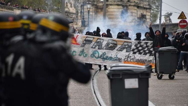 صدامات بين المتظاهرين والشرطة جنوبي فرنسا