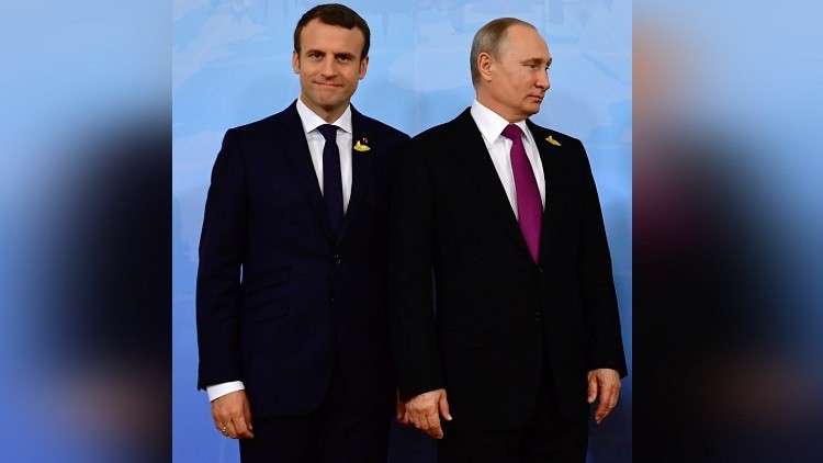 ماكرون يقارن نفسه ببوتين