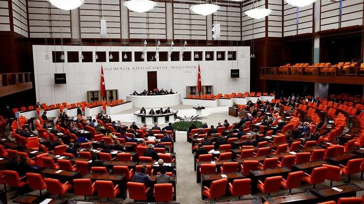 البرلمان التركي يوافق على إجراء الانتخابات الرئاسية والبرلمانية في 24 يونيو