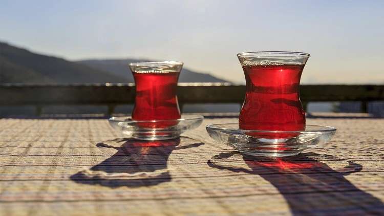 علماء: الشاي يؤثر في جينات النساء دون الرجال!