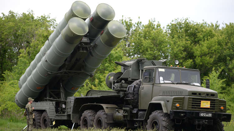 موسكو أمام مشكلة: إسرائيل تفكر بتدمير صواريخ إس-300  فور نصبها في سوريا