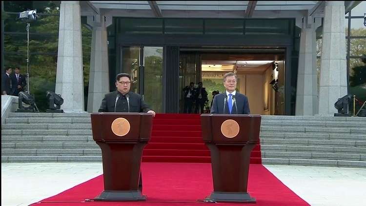 أول تعليق لترامب على اجتماع زعيمي الكوريتين