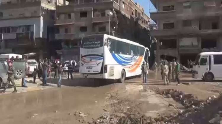 تواصل تنفيذ اتفاق مخيم اليرموك جنوب دمشق